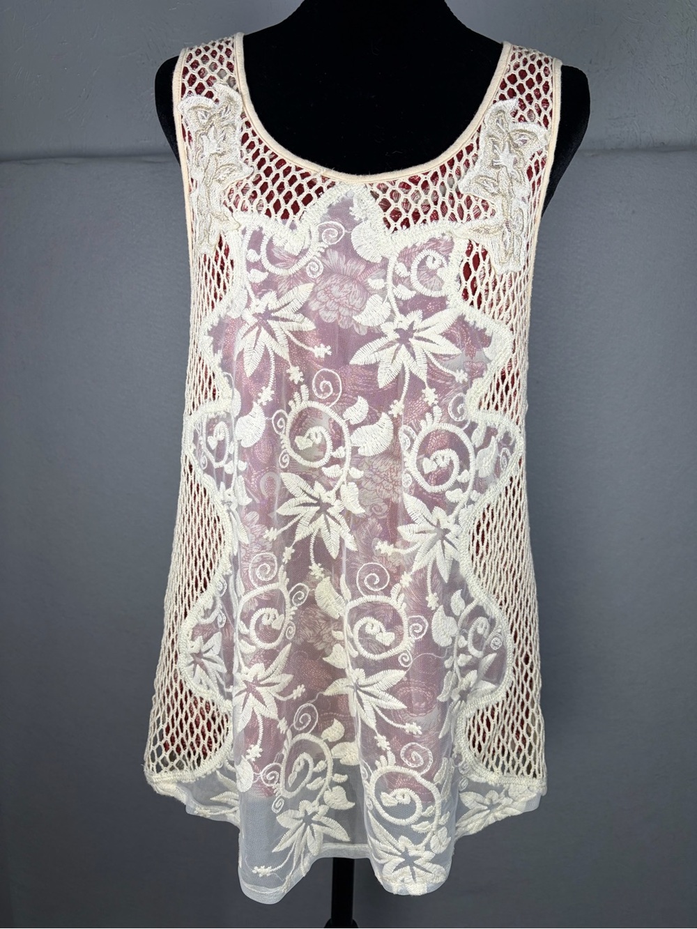 BKE Vintage Y2K Cream Lace Crochet Overlay Camisole